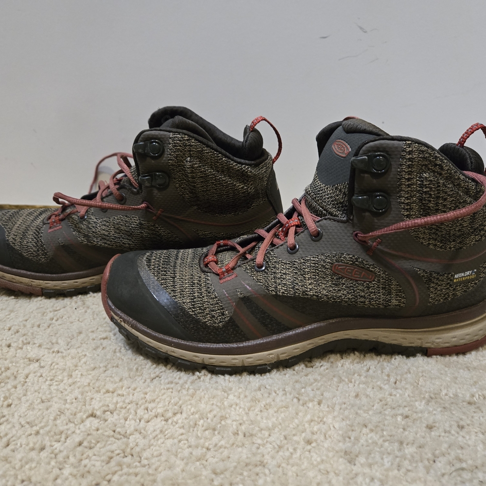 Keen Women's Athletic Shoes - Black and Red